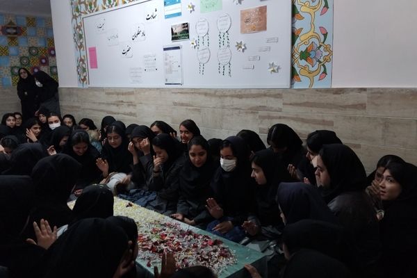 عطر شهادت در حیاط مدرسه پیچید