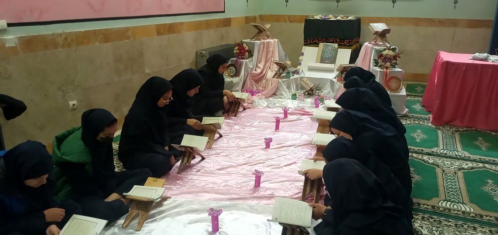 محفل انس با قرآن در دبیرستان هیأت امنایی حضرت معصومه (س) ناحیه چهار کرج 