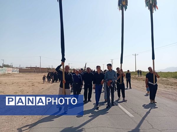 مراسم سینه زنی و علم گردانی در خلیل آباد