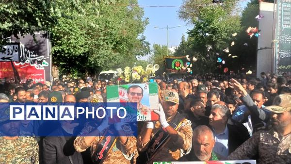 تشییع پیکر پزشکِ شهید در بروجن
