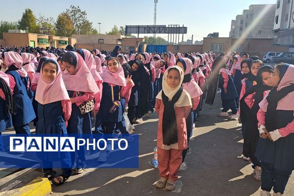 طنین نوای عشق و عزا؛ مراسم عزاداری دهه دوم فاطمیه در مدارس بهارستان‌دو