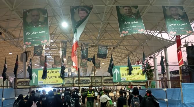 حضور پرشور زائرین اربعین حسینی در پایانه مرزی مهران 