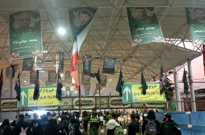حضور پرشور زائرین اربعین حسینی در پایانه مرزی مهران 