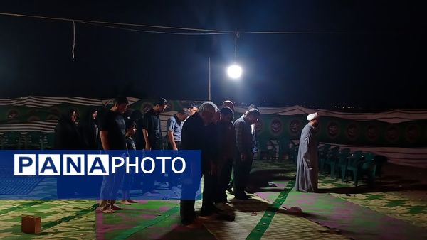 دانش‌آموزان با عشق در موکب امام حسین (ع) پذیرای زائران شدند