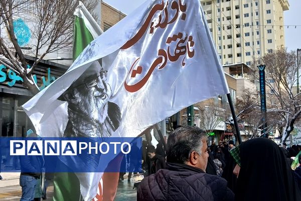 حضور پرشور مردم مشهدی در راهپیمایی ۲۲ بهمن 