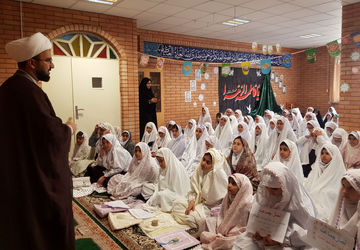 برگزاری نماز جماعت در دبستان شهید سپهر مصباح 