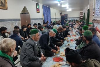 برپایی سفره افطاری در ماه مبارک رمضان در مسجد جامع شهر بار