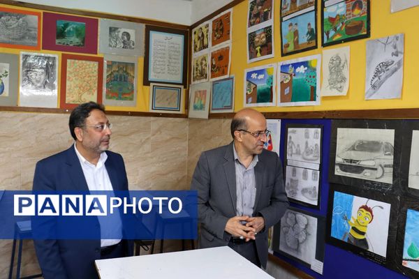 زنگ سپاس معلم در هنرستان احمدی روشن منطقه ۱۴ تهران با حضور وزیر نیرو نواخته شد