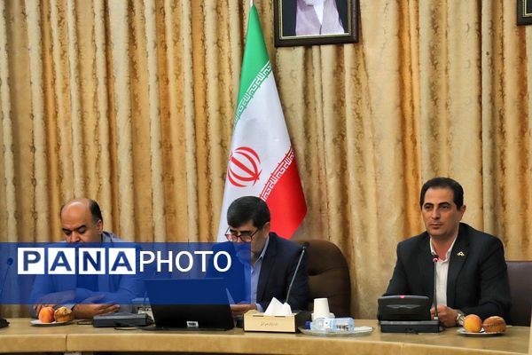آیین رونمایی از پوستر گرامیداشت روز ملی صنعت و معدن
